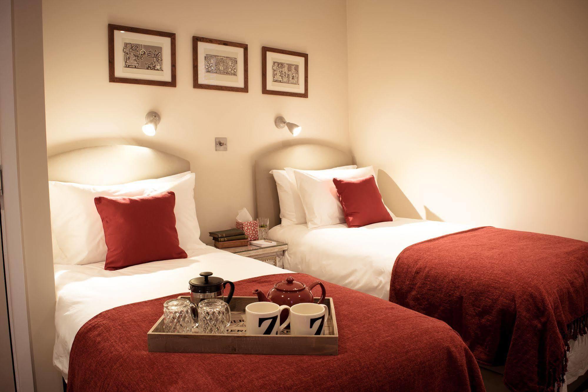 Ziggurat Boutique Hotel Saint Peter Port Exterior photo