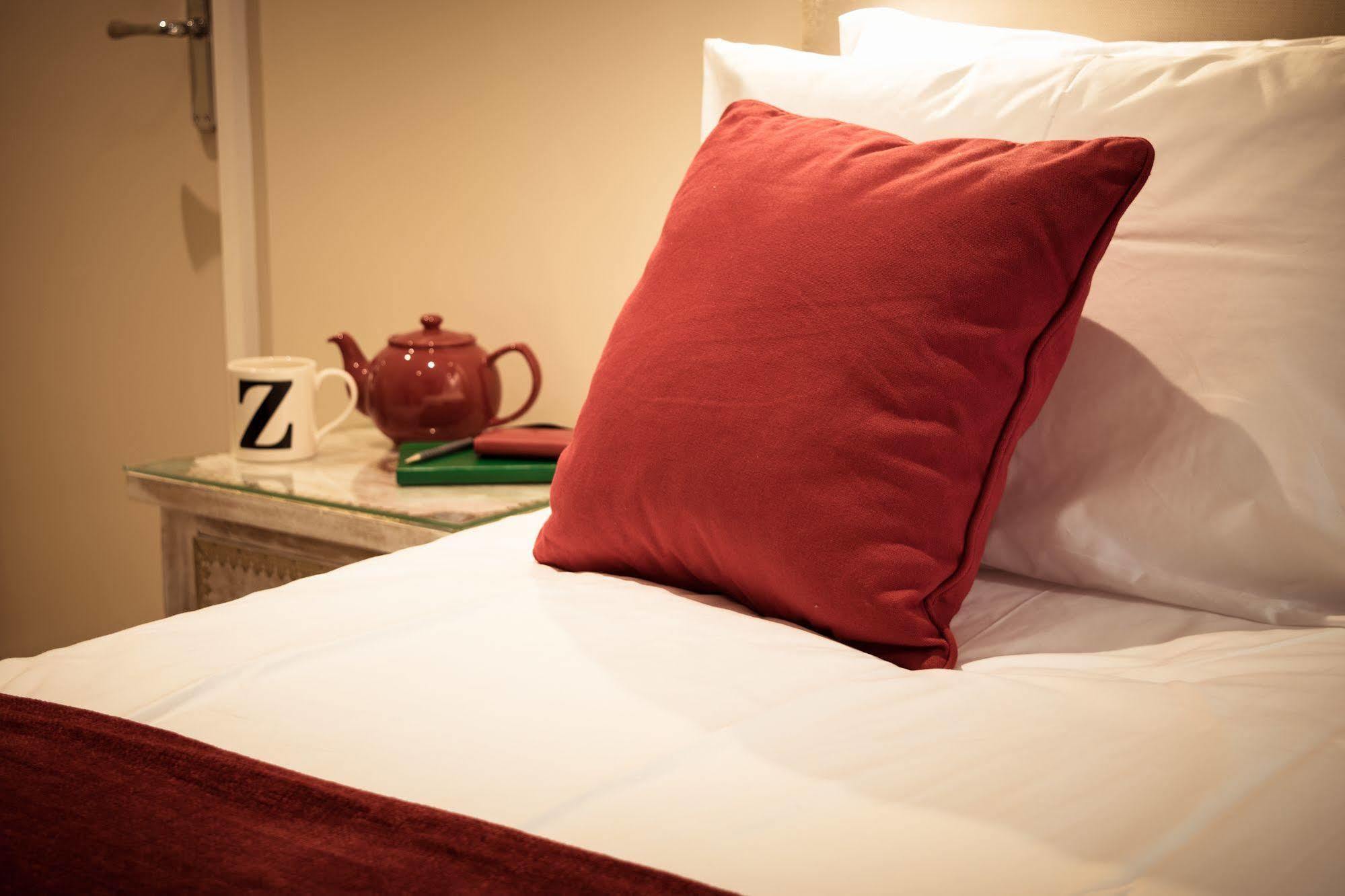 Ziggurat Boutique Hotel Saint Peter Port Exterior photo